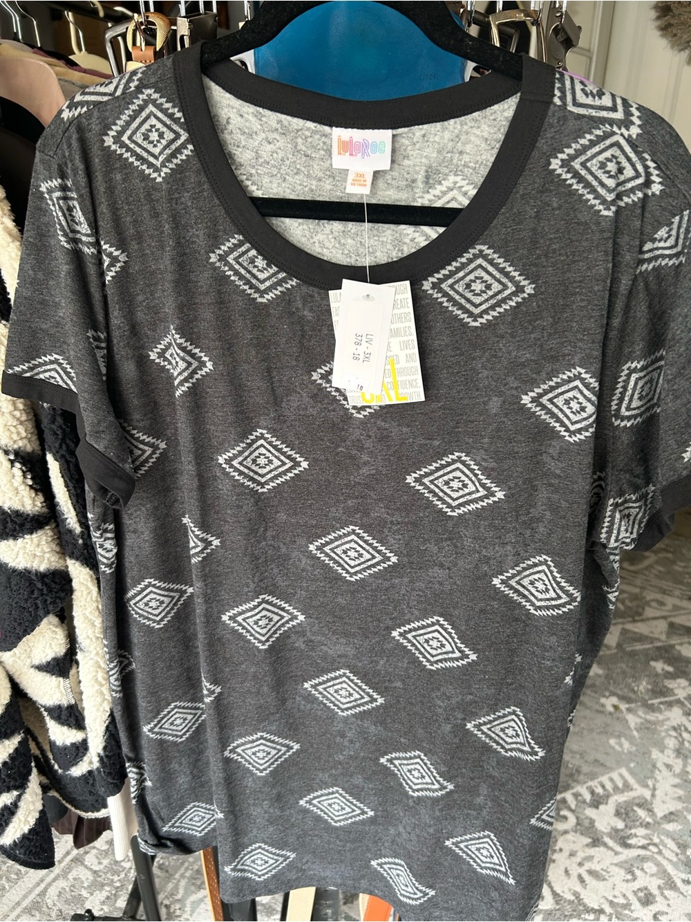 NWT LuLaRoe Charcoal 3X Gray Diamond Print Short Sleeve Liv Top